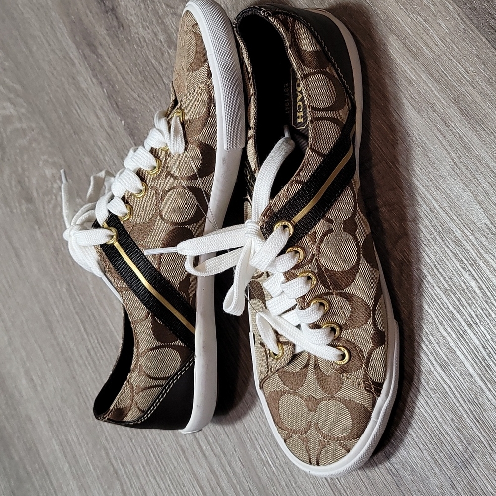 Womens COACH Lesley shoe size 7.5 womens..Brand new